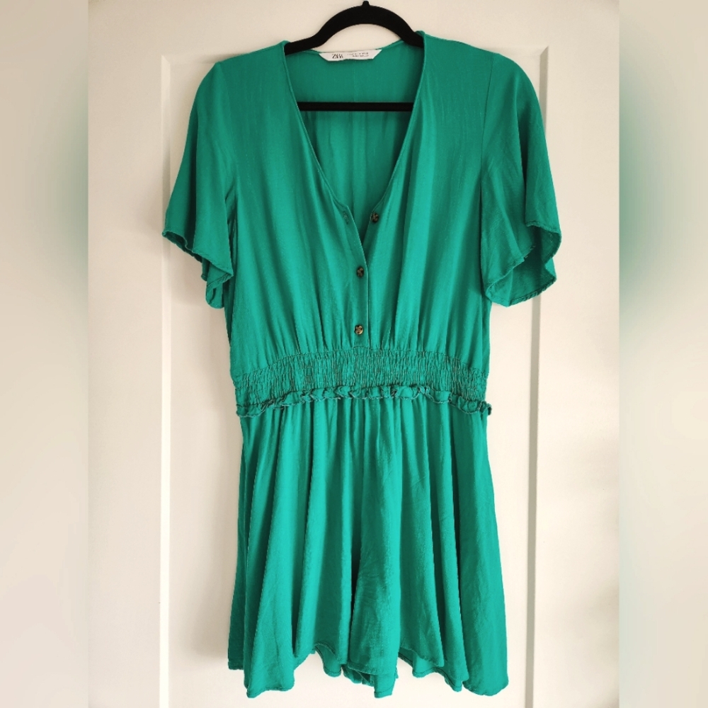 💚Zara💚 Short sleeves romper with buttons, green size M